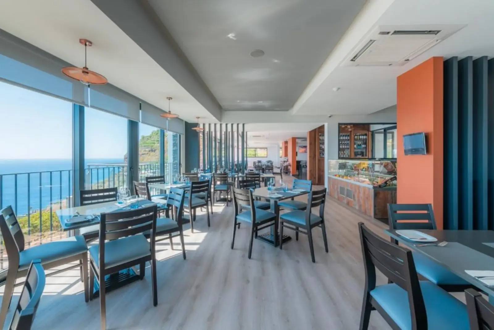Sala do Restaurante Engenho Velho com vista mar em Arco da Calheta, Madeira